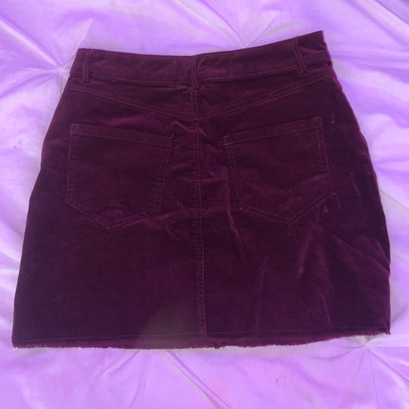 Forever 21 maroon casual skirt - only worn twice - Picture 4 of 4
